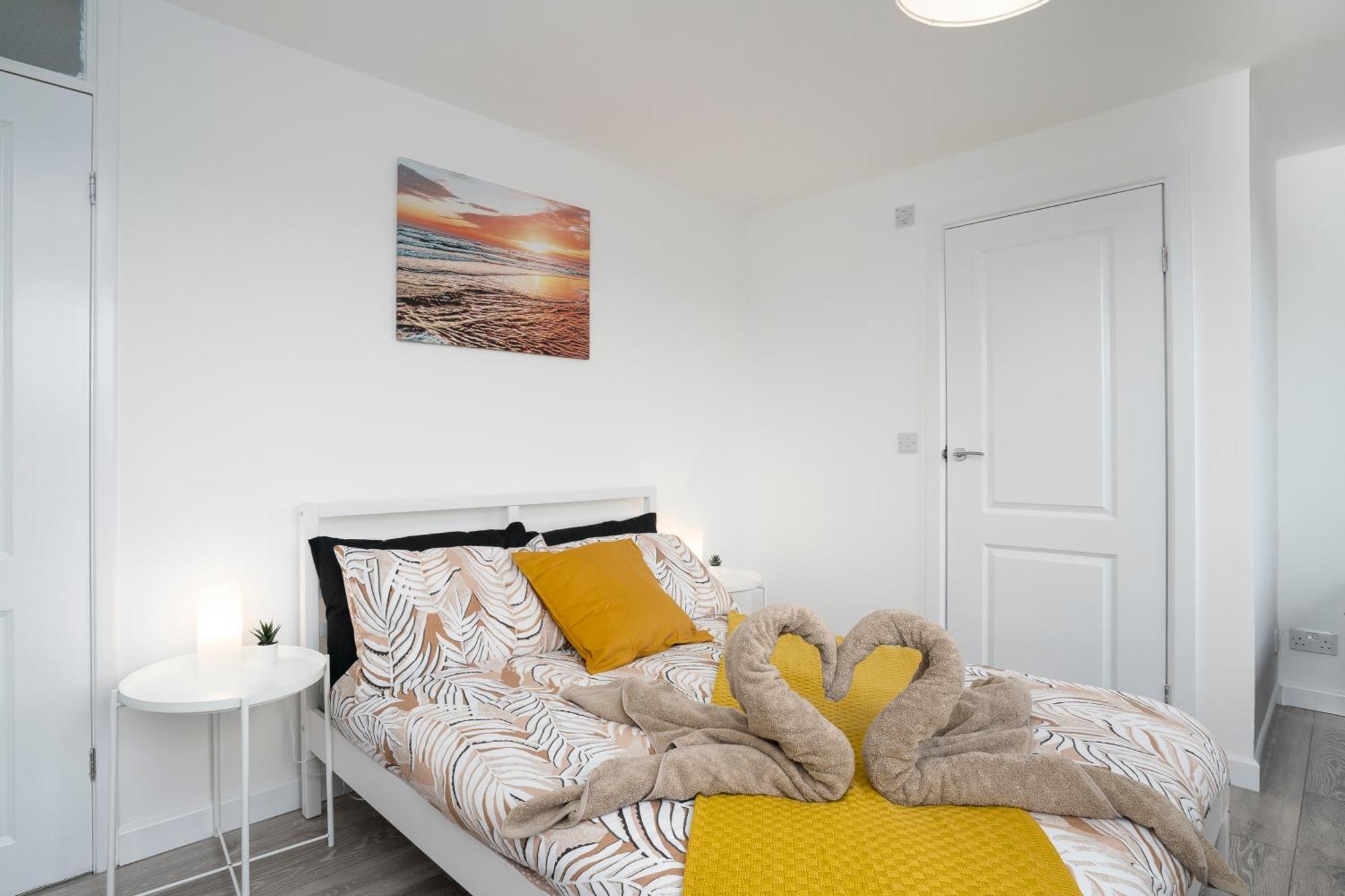 BurtonModern 4 Bed House-Free Parkingアパートメント エクステリア 写真